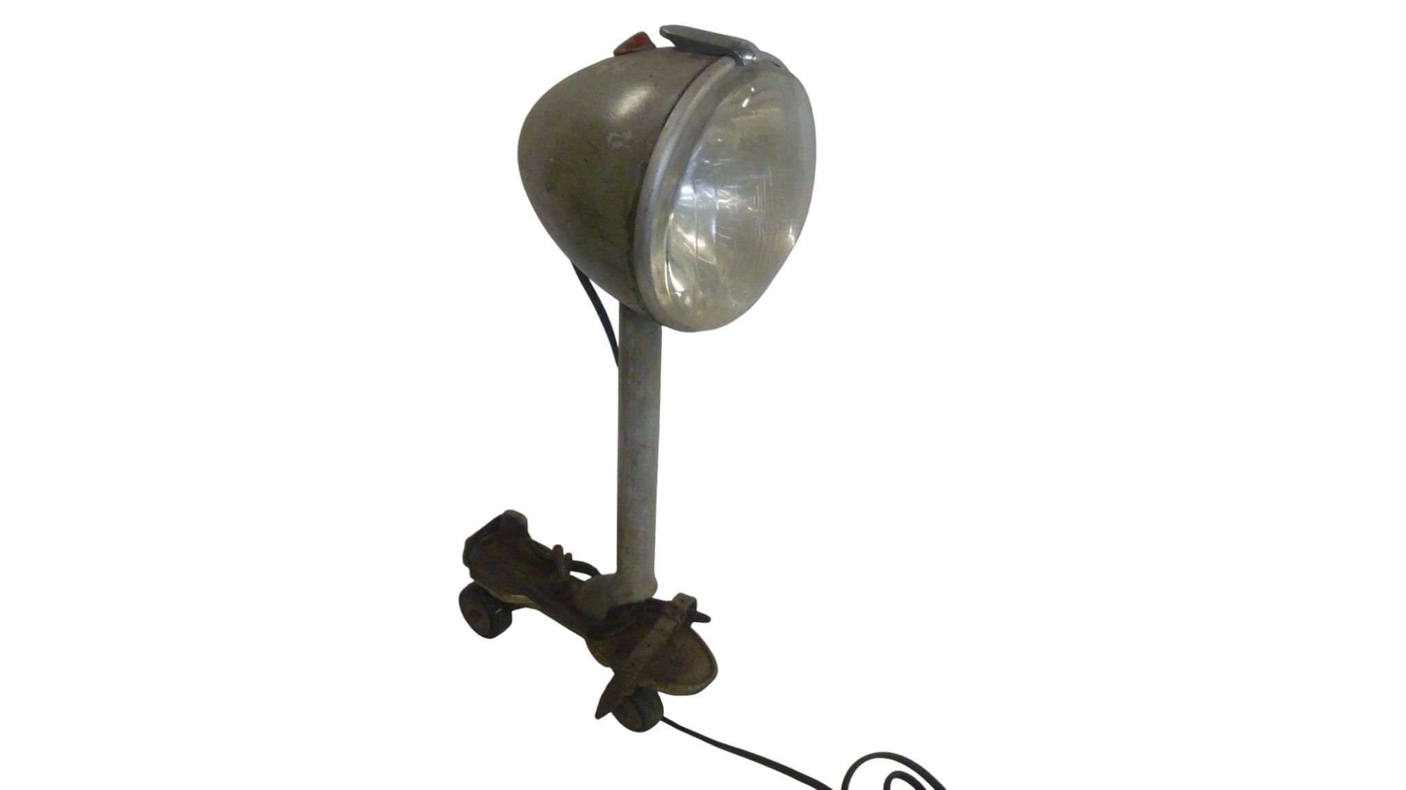 Lampe patin à roulette H48