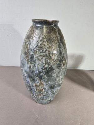 Jean DE VEYLE Vase obus e grès émaillé.