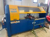 l'image d'une machine installée dans une pièce