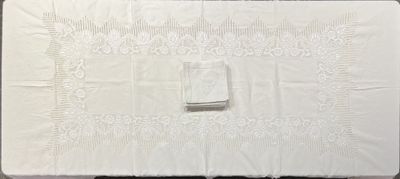 Service de table, nappe et douze serviettes, vers 1920-1930,…
