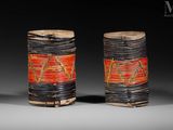 paire de vases chinois en bambou ornés de motifs peints
