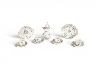 une image d'un groupe de plats, de tasses et de soucoupes en porcelaine
