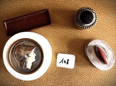a picture of a table with a lot of items on it