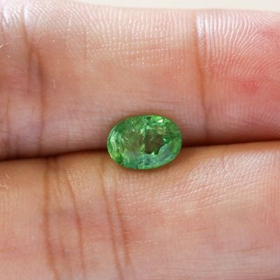 TSAVORITE NATURELLE - Provenance KENYA - 1.