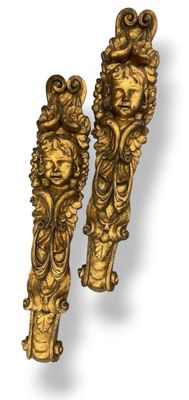 paire de figurines plaquées or représentant une femme et un homme