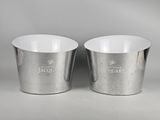 une paire de seaux à glace en argent portant l'inscription « jacoi »