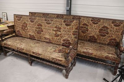 2 banquettes en bois tourné, 200 cm delong et 115 cm de haut…