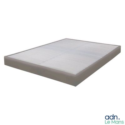 le matelas est en mousse et ne comporte pas de draps