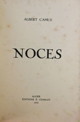 un vieux livre avec un titre en noir et blanc
