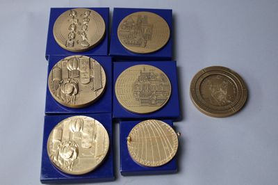 MONNAIE DE PARIS Calendriers 7 médailles plates En bronze Co…