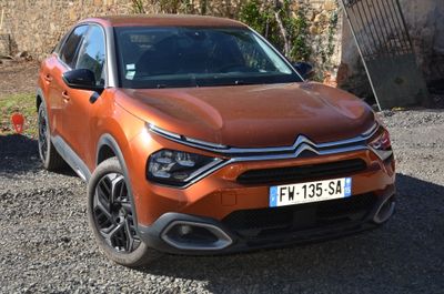 Citroën C4 III 1.5 BlueHDi 130 chevaux S&S EAT8, véhicule pa…