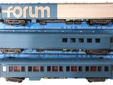 trois wagons empilés les uns sur les autres