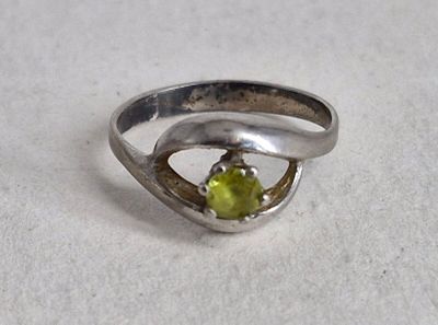 Bague en argent 925°/1000sertie de pierres jaune et blanche …