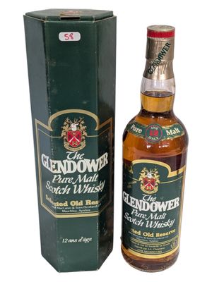 une bouteille de whisky écossais Glendower à côté d'une boîte
