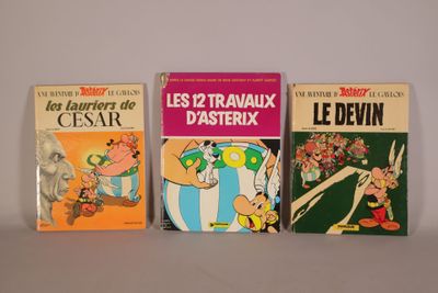 trois livres pour enfants sont alignés sur une surface blanche
