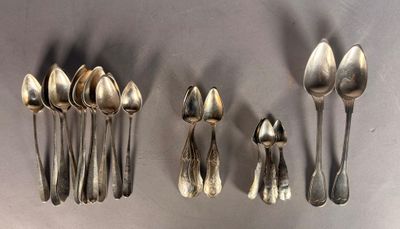 a lot of spoons and spoon spoons on the table