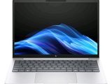 gros plan d'un ordinateur portable sur une surface blanche