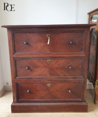 Commode haute en bois naturel teinté ouvrant par trois tiroi… - Photo 1