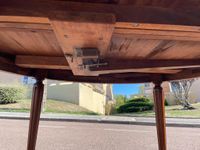 MOBILIER DE SALON comprenant une table ronde en bois, platea… (photo 5)