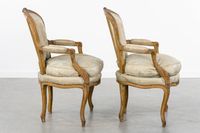 Deux fauteuils « cabriolet », sculptés et patinés, style Lou… (photo 3)