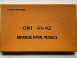 La caisse est ouverte et prête à être utilisée sur le navire de la marine japonaise.