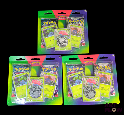 trois paquets de cartes à collectionner Pokémon dans des sachets en plastique, sur fond noir