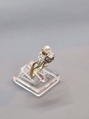 Bague en or 750mm (18 K) ornée de diamant taille rose, d'un …