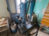 une pièce qui contient beaucoup de matériel