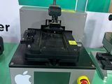l'image d'une machine posée sur une table