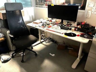 - 1 table bureau - Photo 1