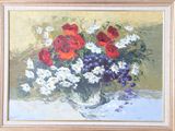 une peinture de fleurs dans un vase sur une table