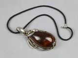 pendentif en argent sterling et pierre de carnela, monté sur un cordon noir
