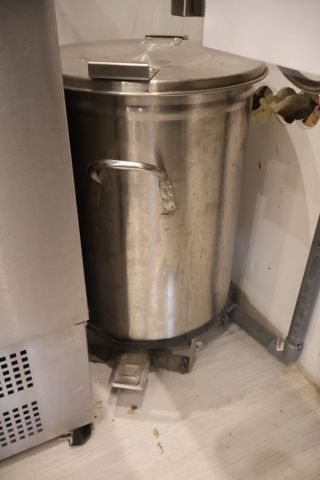 Poubelle inox commande pied EQUIPEMENT PRO