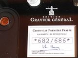 a label on the back of a car that says greveur general
