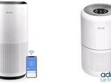 deux vues différentes d'un purificateur d'air blanc à côté d'un appareil Bluetooth