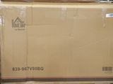 a box that is sitting on the floor in the room
