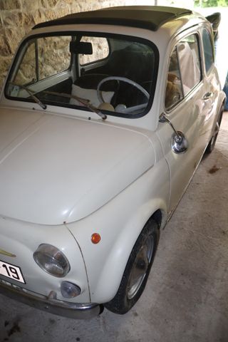 Véhicule particulier FIAT 500 immatriculée 2016 NJ 23, de 1971, 3...
