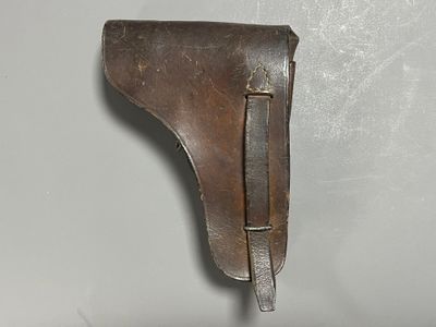 ETUI holster de pistolet en cuir brun.