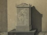 une vieille photo d'une statue dans une pièce au sol en damier