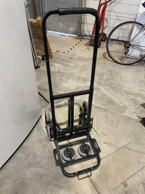 un diable noir à deux roues
