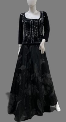 a black and white dress on a mannequin mannequin mannequin mannequin mannequin mannequin mannequin mannequin mann