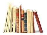 un grand nombre de livres empilés les uns sur les autres