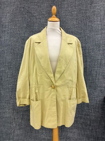 LANVIN Paris – Veste en coton beige, boutons signés. Taille : 40