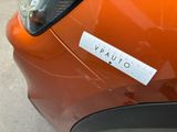 a sticker that says vauto on the front of a car