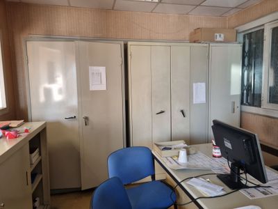 Lot de trois armoires en métal (les documents comptables, ad… - Photo 1