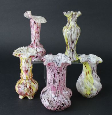 CLICHY: 5 vases en verre polychrome. - Photo 1