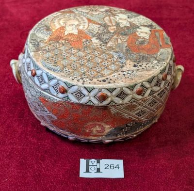 JAPON Boite à couvercle en faïence de Satsuma - Diam.