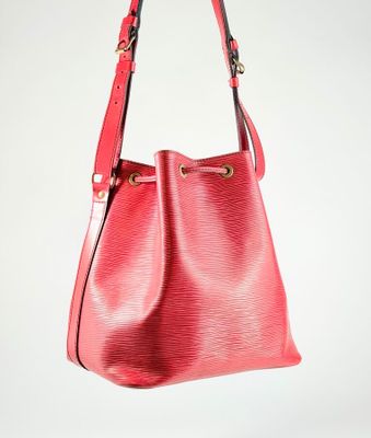 Sac seau Louis Vuitton en cuir Epi rose
