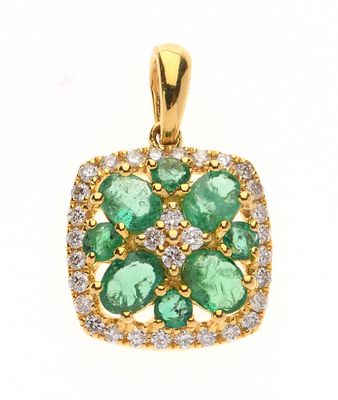 PENDENTIF en or gris 750 °/°° de forme coussin ornée de huit…