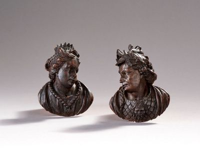 " Couple d'Empereur ". Paire de bustes en bois sculpté. XVII…